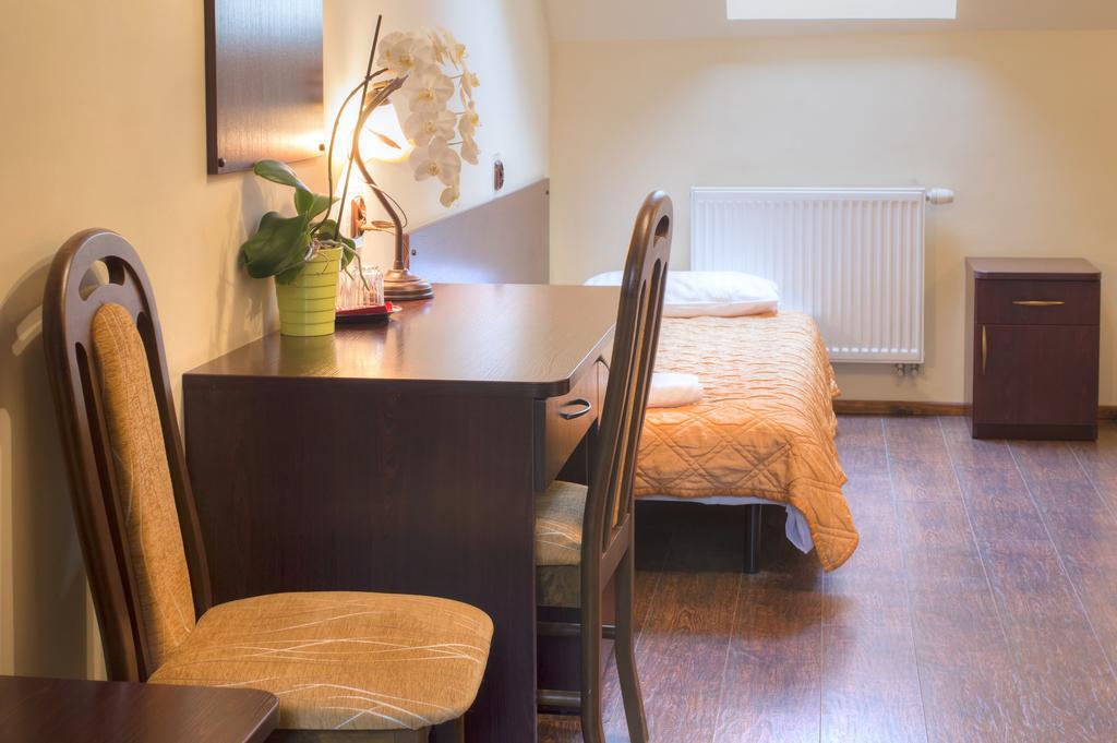 Augustowia Hotel Buitenkant foto
