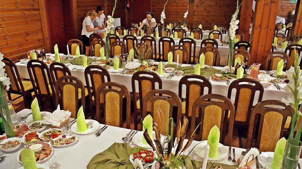 Augustowia Hotel Buitenkant foto